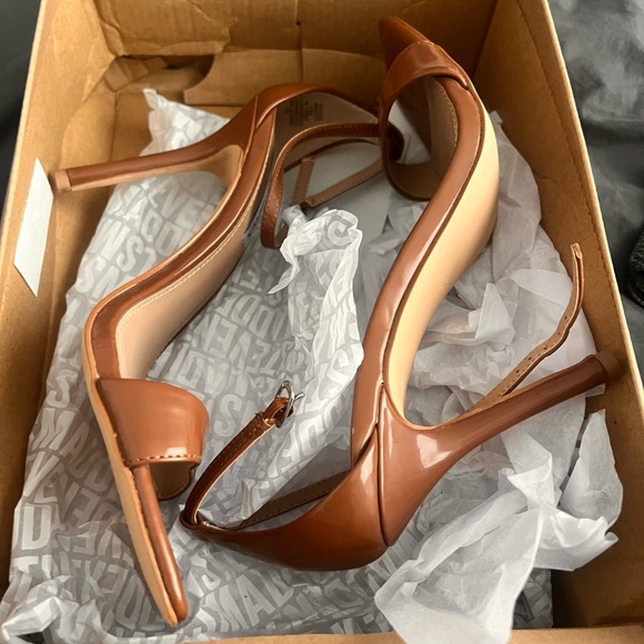 New with box Steve Madden Mobilize in Cognac 8.5 - Picture 7 of 7